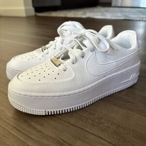USED Nike Air Force 1 Sage Low White Sneakers